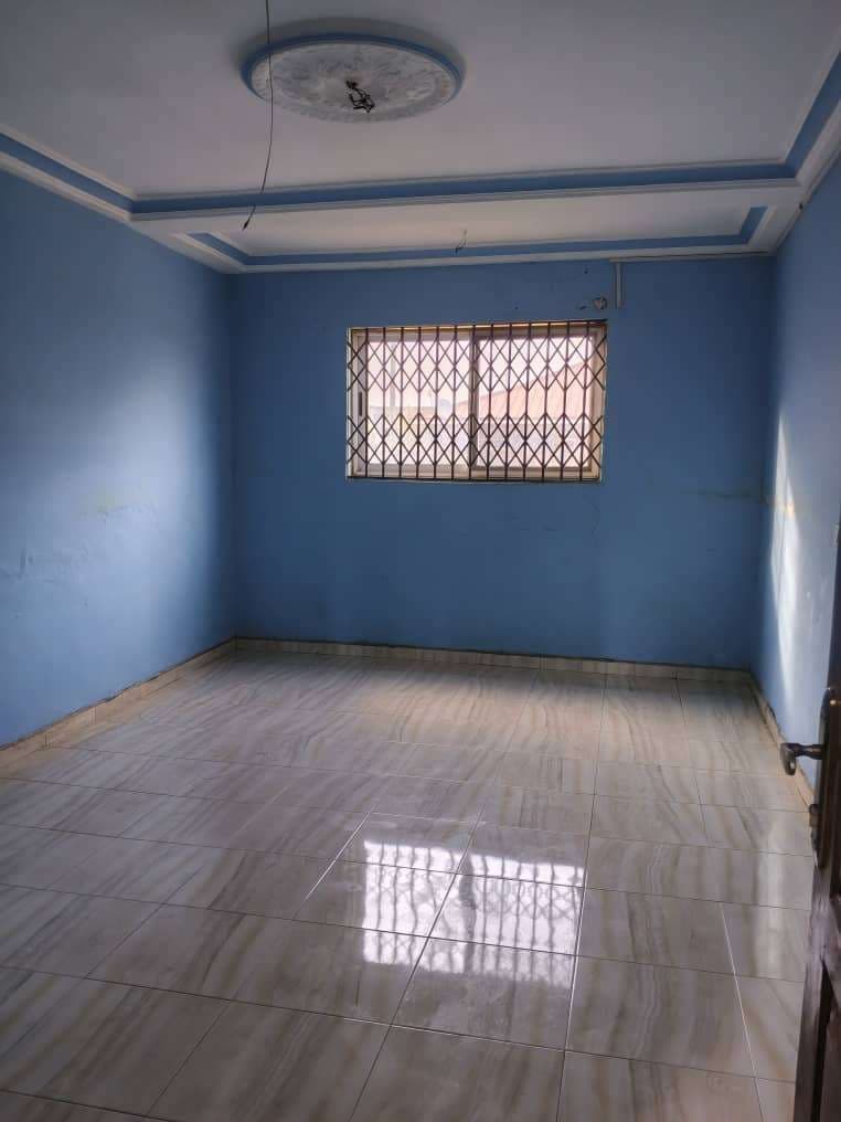 One (1) Bedroom for rent photo 4