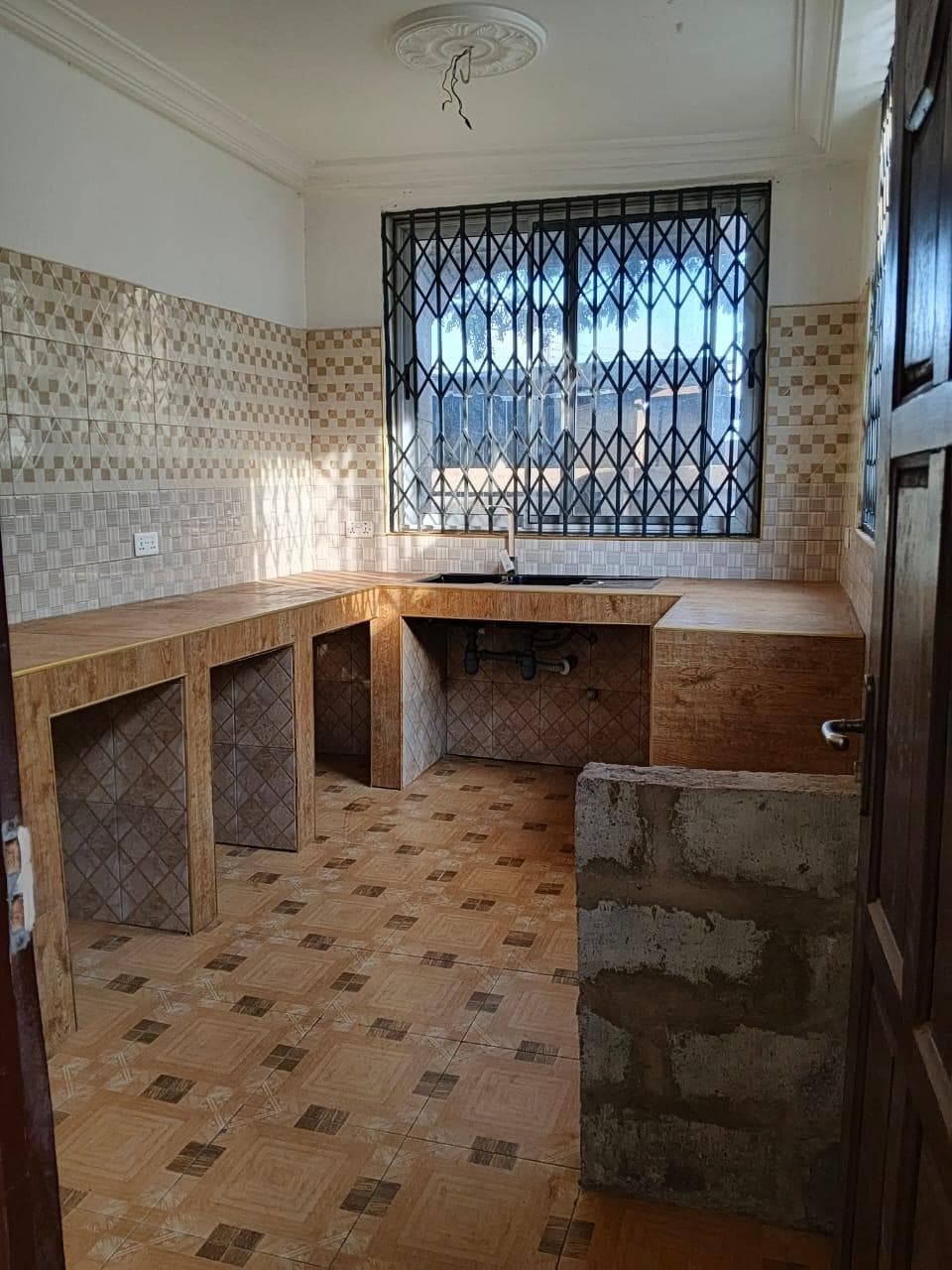 One (1) Bedroom for rent photo 5