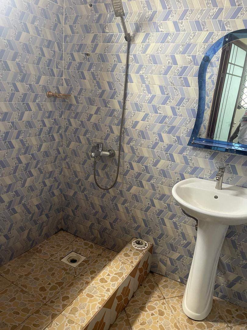 Three (3) bedroom Apartment for rent photo 4