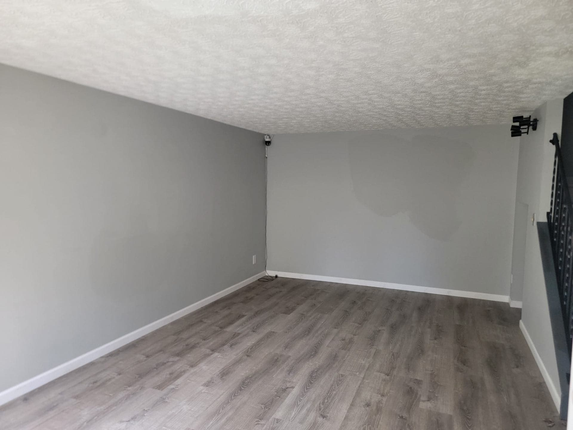Furnished 2-bedrooms photo 3